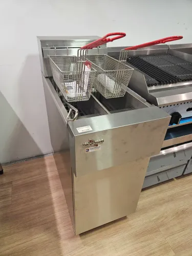 fritadeira a gás industrial zona fria 90000 Btus nova
