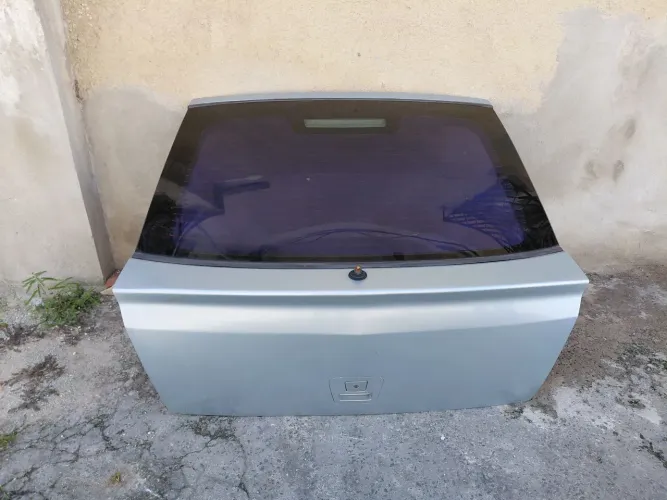 Tampa traseira Astra Hatch 2002/2011 2 portas completo