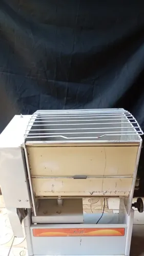 Forno industria, masseira e freezer