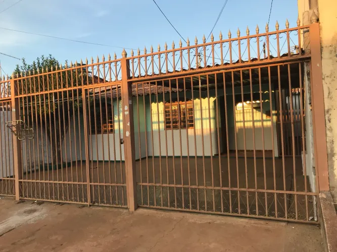 QNO 13 casa 4 quartos lote vazado 