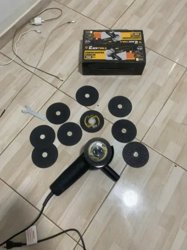 Esmerilhadeira 220v