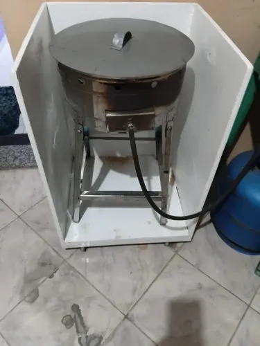 Fretadeira de pastel com suporte maneira