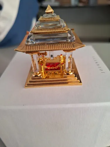 Templo oriental em cristal swarovski 
