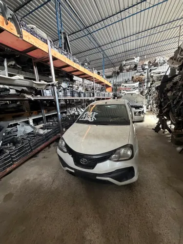 Sucata Toyota etios
