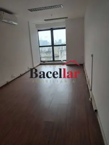 Sala : / Comercial / Centro