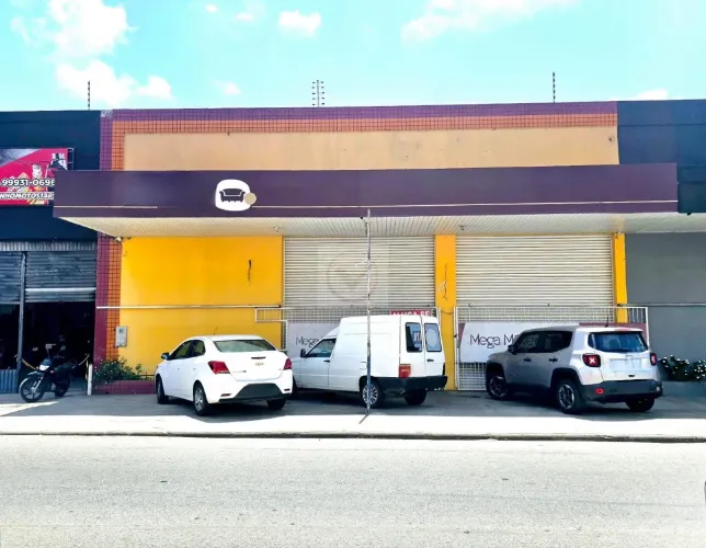 Galpão comercial para locação na Av. Euclides Figueiredo - Aracaju/SE