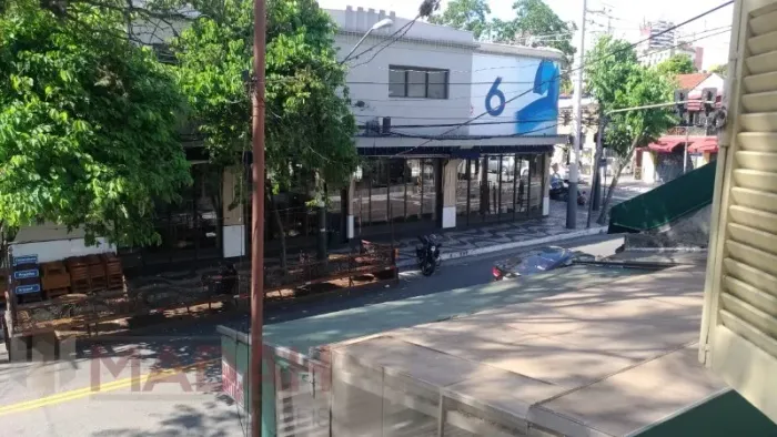 Casa sobrado para locação na região de bares mais cobiçada e comercial da Vila Madalena. A