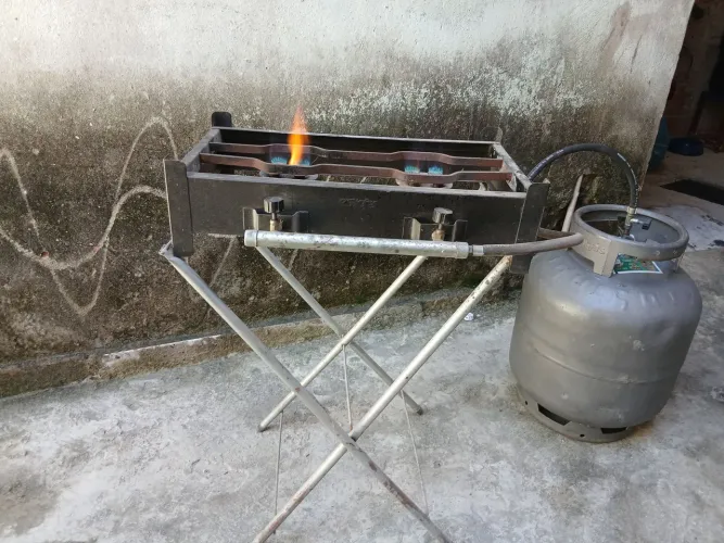 Vendo fogão industrial duas bocas 150 reais