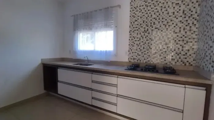 Sobrado com 3 dormitórios no Condomínio Vert Ville