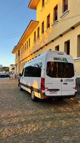 Vende-se Sprinter 417 fone 31- *