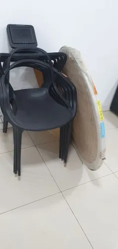 Mesa e Cadeiras Novas