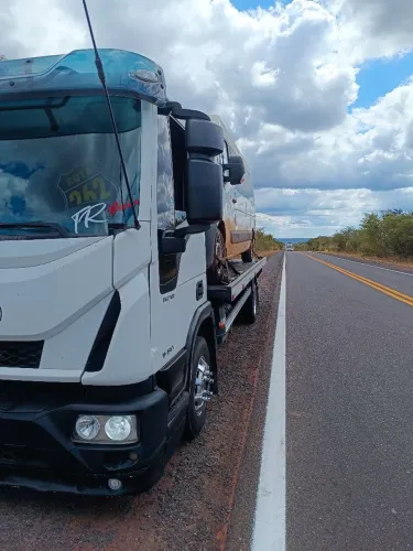 Iveco tector 11 -190 com plataforma e asa Delta helpcar 