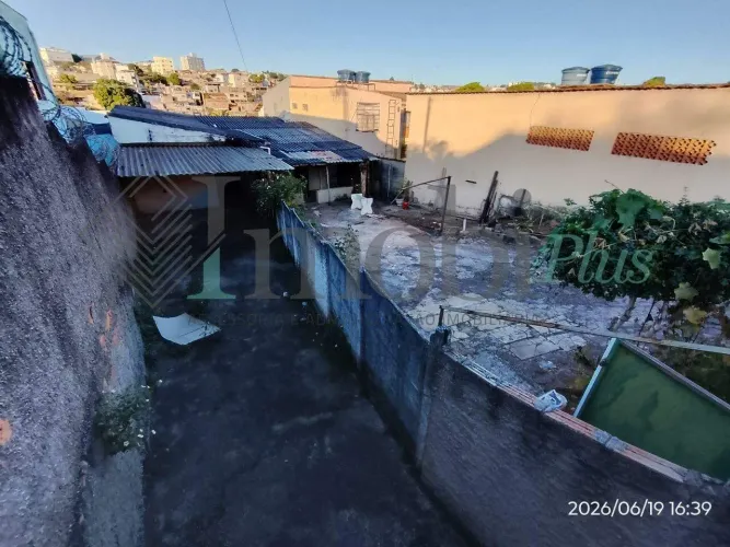 Lote com duas Casas independentes Bairro Glória