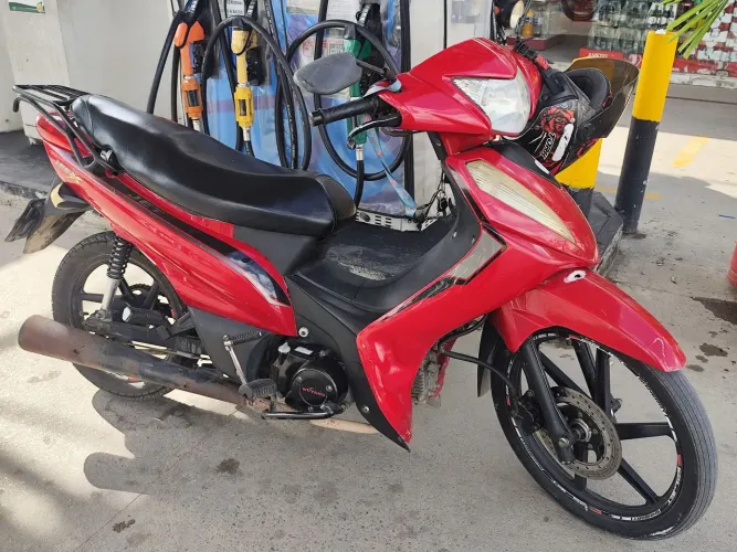 SHINERAY JET À VENDA! Moto econômica, prática e confortável para o dia a dia.