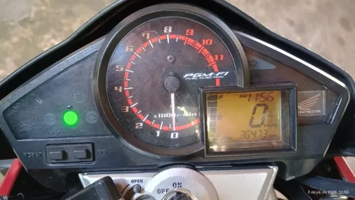 CB300r - 2013/2013 - R$: 11.500,00
