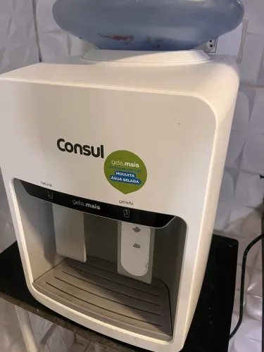 Gela água Cônsul