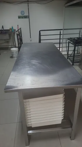 Materiais de cozinha em excelente estado vendo equipamentos individuais também.