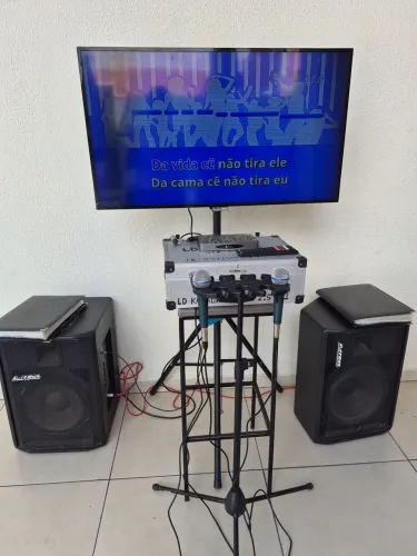 Aluguel de karaokê com pontuação
