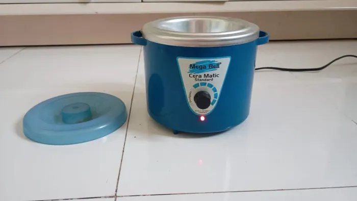 Kit Depilação: Derretedor de Cera Mega Bell Cera Matic + Ferramentas
