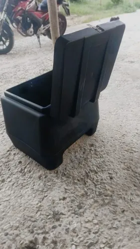 Vendo Baú 80 Litros Novo.
