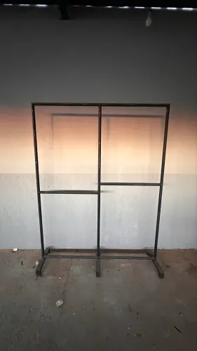 Vendo arara de roupas estilo industrial