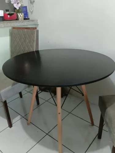 Mesa Eames Eiffel 90 cm preta (sem cadeiras)