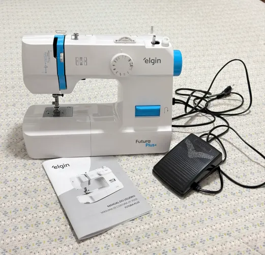 Máquina de costura Elgin Futura Plus+