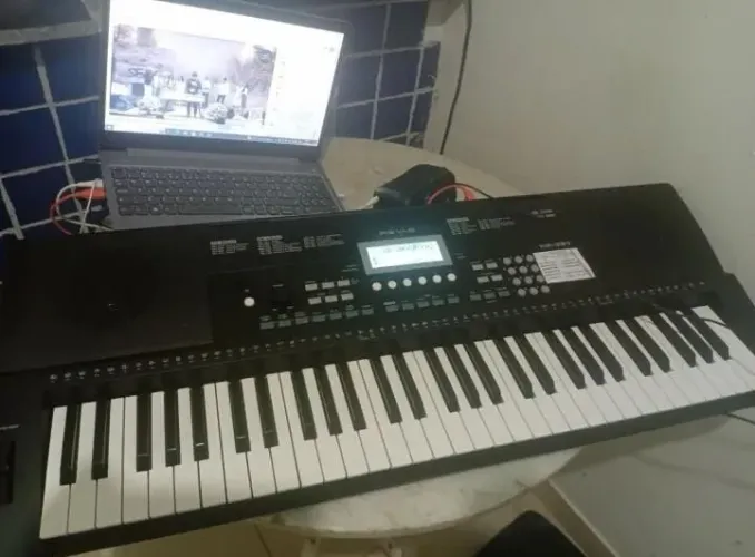 Teclado arranjador Revas KB330