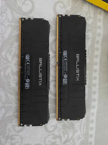 Memória RAM Crucial Ballistix, 16GB(2x8), DDR4, 3000MHz, CL15, Preto - BL8G30C15U4B