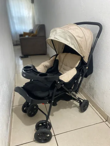 Kit carrinho e bebê conforto Cosco
