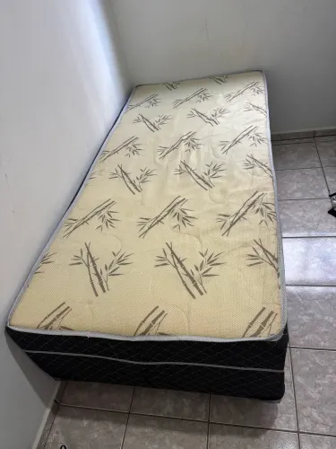 Cama Box de Solteiro - Semi Nova