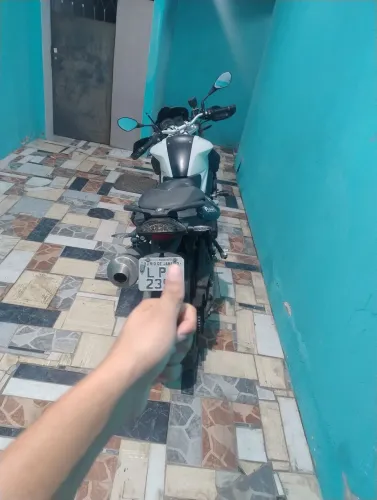 BMW 800 r segundo dono.