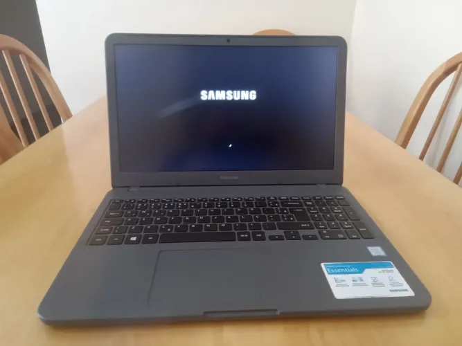 Notebook SAMSUNG NP350 XAA 4GB DE RAM SSD 120GB PLACA DE VÍDEO BATERIA TOP IMPECÁVEL