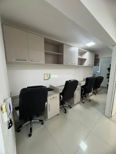 Escritório para aluguel e venda com 40 m2 em Cavaleiros - Macaé - RJ
