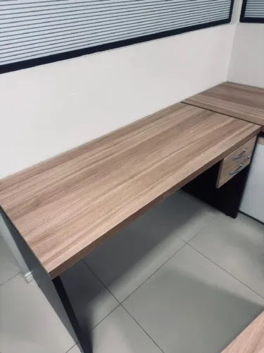 mesa escritorio - Medidas: 1,50 X 0,60