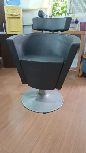 Vendo duas cadeiras hidráulicas para salão