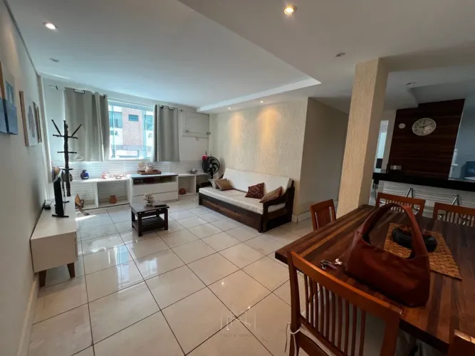 VENDA APARTAMENTO A POUCOS METROS DA PRAIA DO FORTE