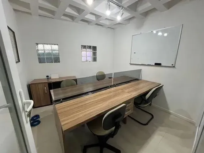 Sala Privativa 4 Pessoas no Bom Fim | R$ 550 com Custos Inclusos