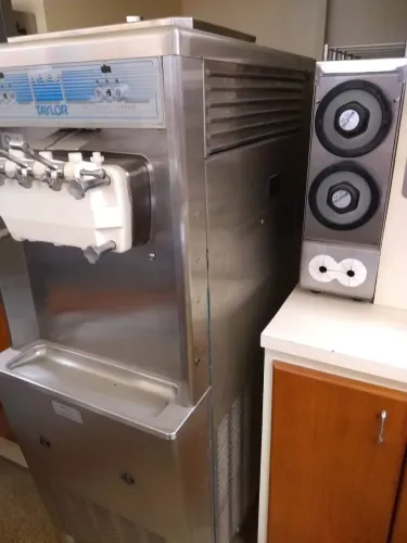 Máquina de sorvete Taylor 336