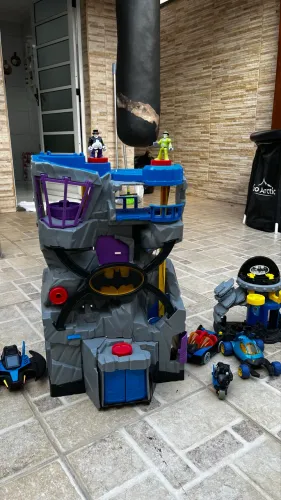Brinquedo batcaverna imaginex