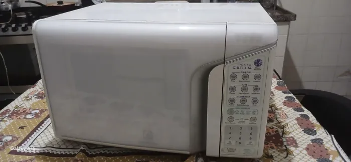 Microondas ELETROLUX 31l. 295 reais
