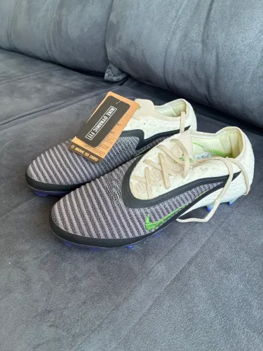 Chiteira Nike Phantom