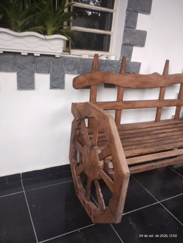 Banco madeira nobre