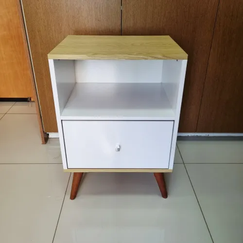 Mesa de cabeceira criado-mudo branco amadeirado
