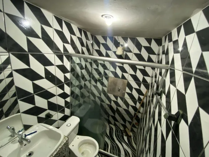 Vendo uma casa 