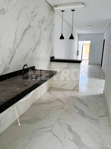 Casa á venda no Lot. Vila Nova I, 03 quartos sendo uma suíte, Petrolina-PE