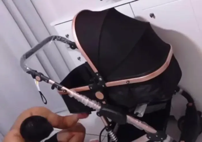 Carrinho de bebê + bebê conforto Seminovo