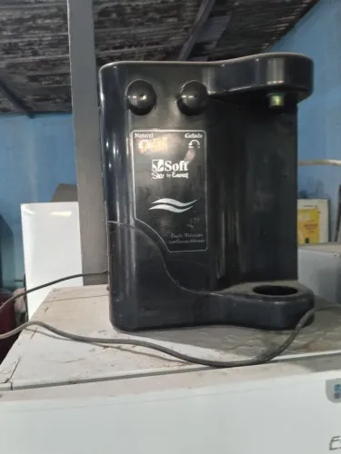 Bebedouro d'água gelada , água encanada
