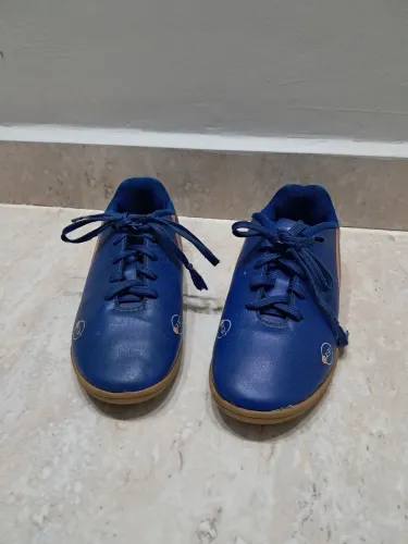 Chuteira Umbro Orbit usada