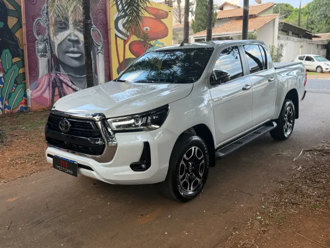 Toyota Hilux CD SRX 4X4 2.8 TDI 16V Diesel Aut. 2025